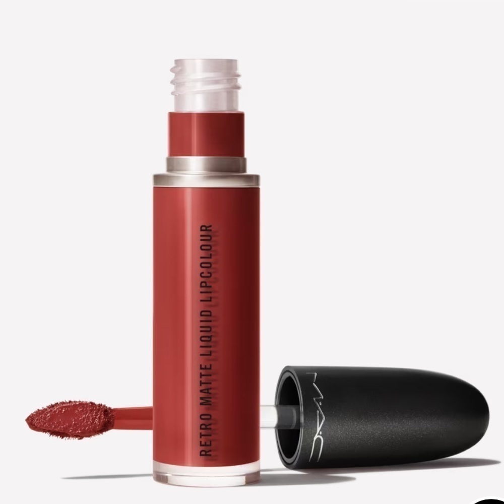 MAC Retro Matte Liquid Lip Colour Chili Addict